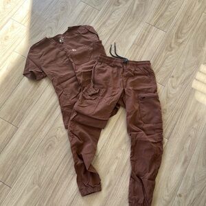 Carhartt Women’s Scrub Set